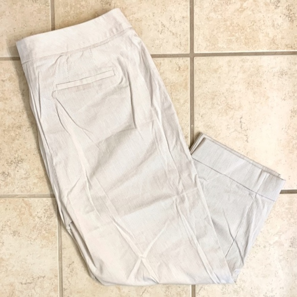 NWT Avenue Pull on Cropped Pant - Picture 4 of 7